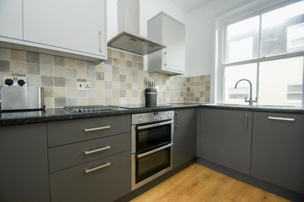Marine Cottage - Parking - By Brighton Holiday Lets Екстериор снимка
