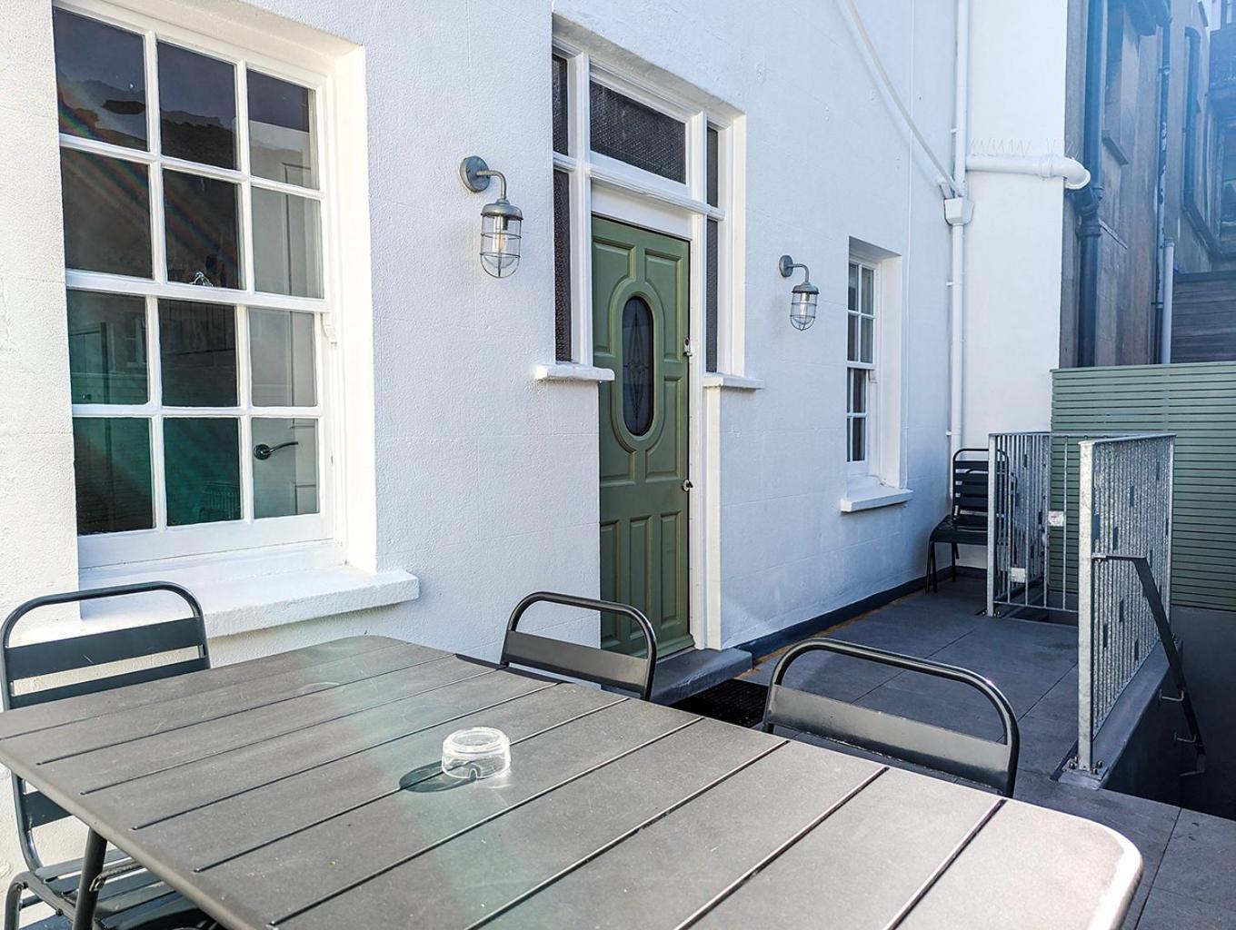 Marine Cottage - Parking - By Brighton Holiday Lets Екстериор снимка